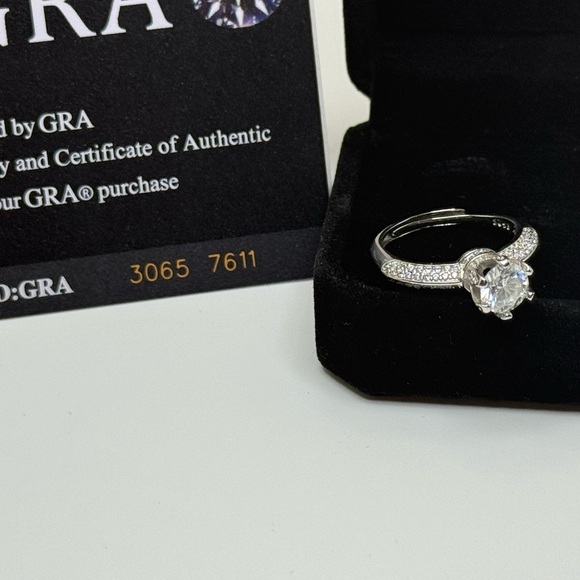 Adjustable 1ct Genuine Moissanite Ring - Picture 4 of 12